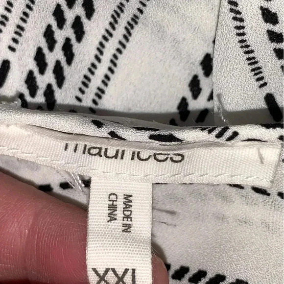 MAURICES Popover Blouse Top Plus Size XXL 2X White Black Stripe Roll Tab Sleeves - Picture 6 of 9